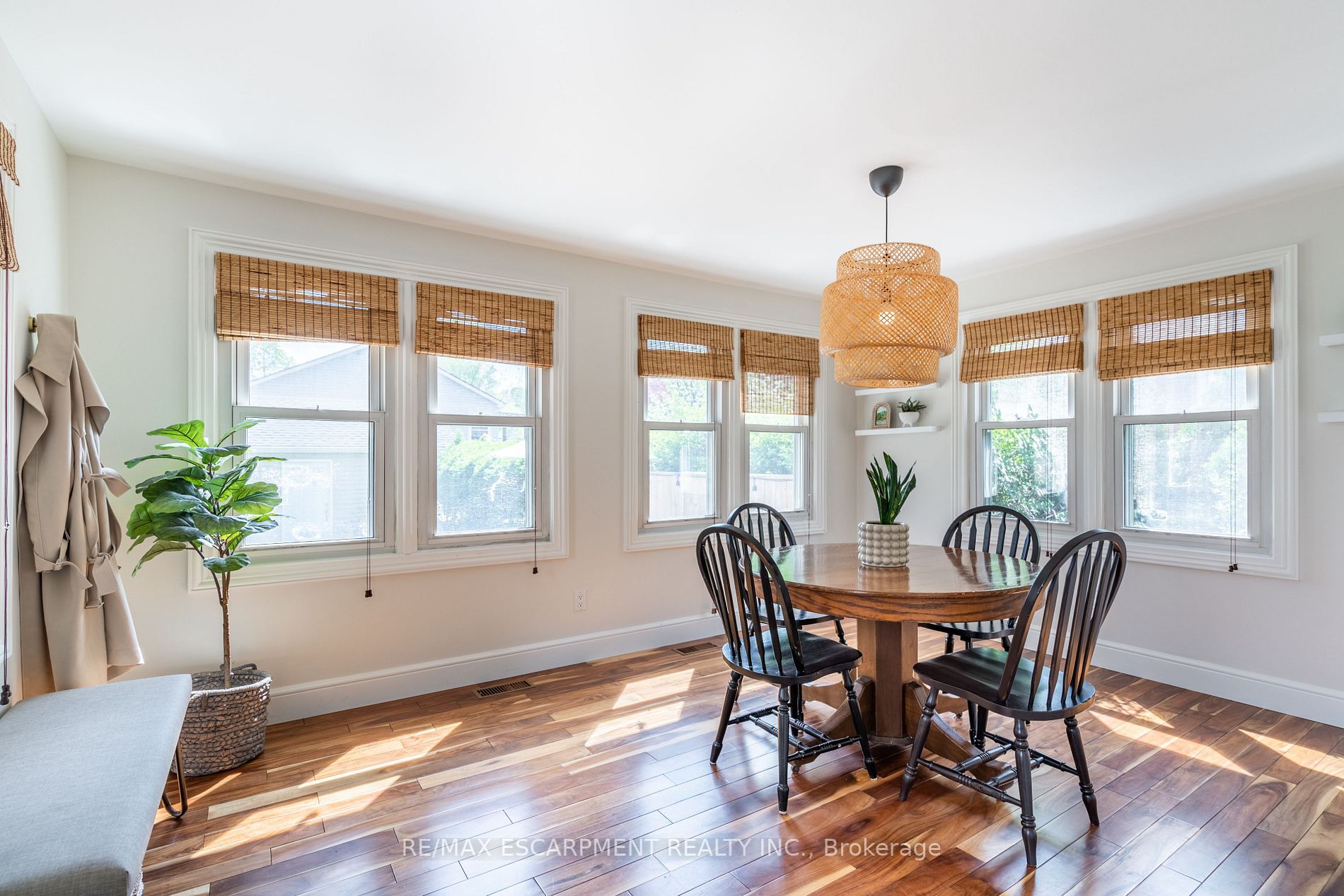 54 Montrose Ave