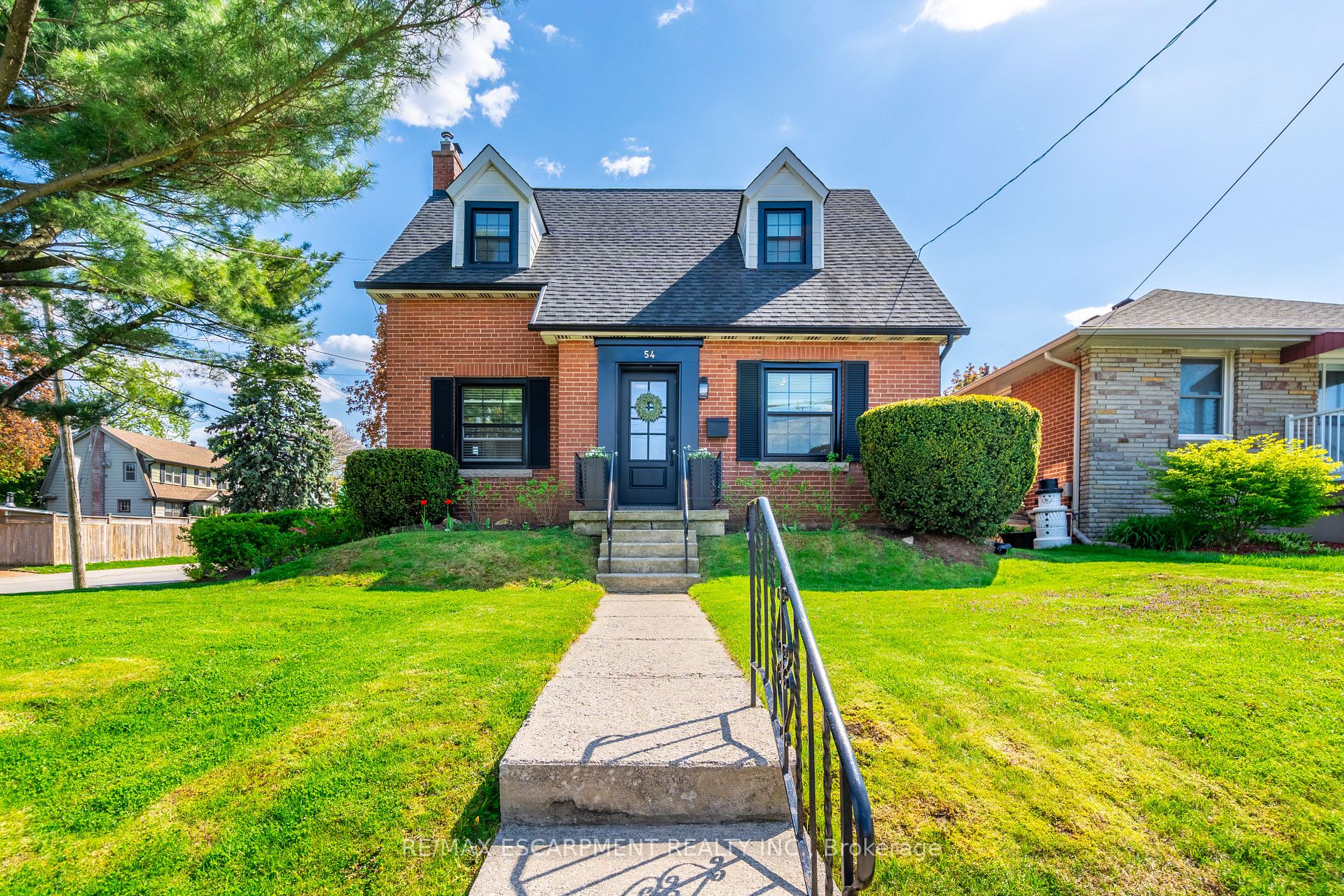 54 Montrose Ave