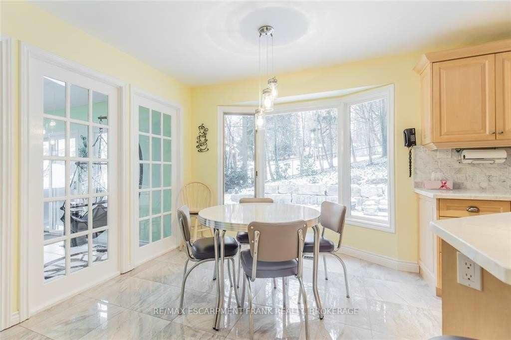 18 Stonegate Dr