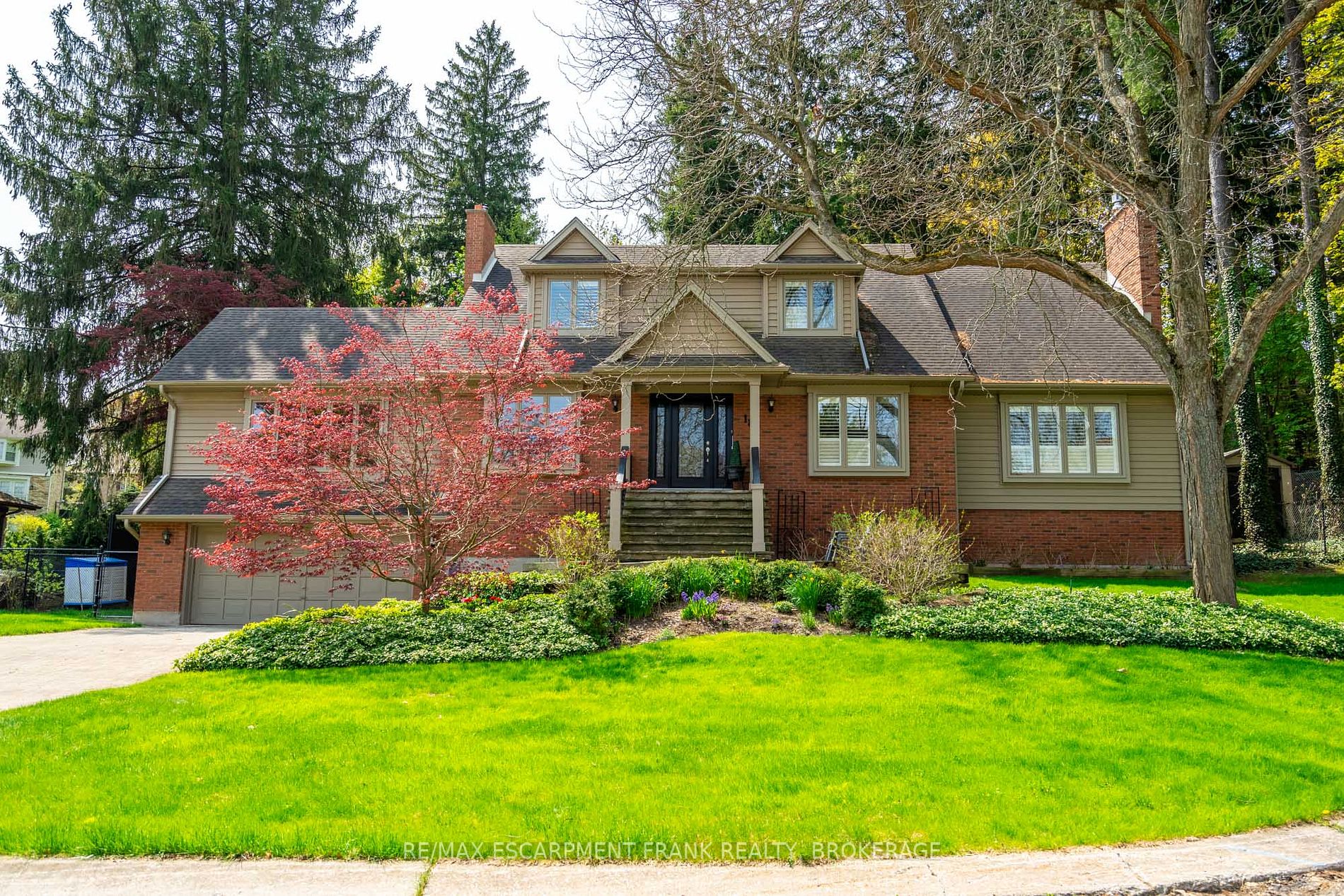 18 Stonegate Dr