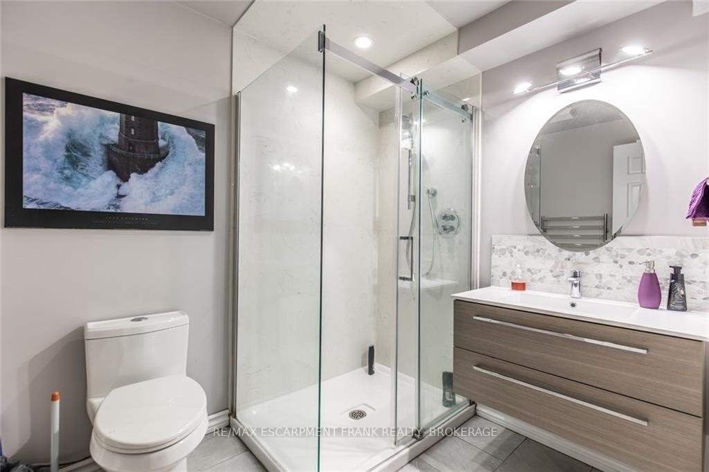 18 Stonegate Dr