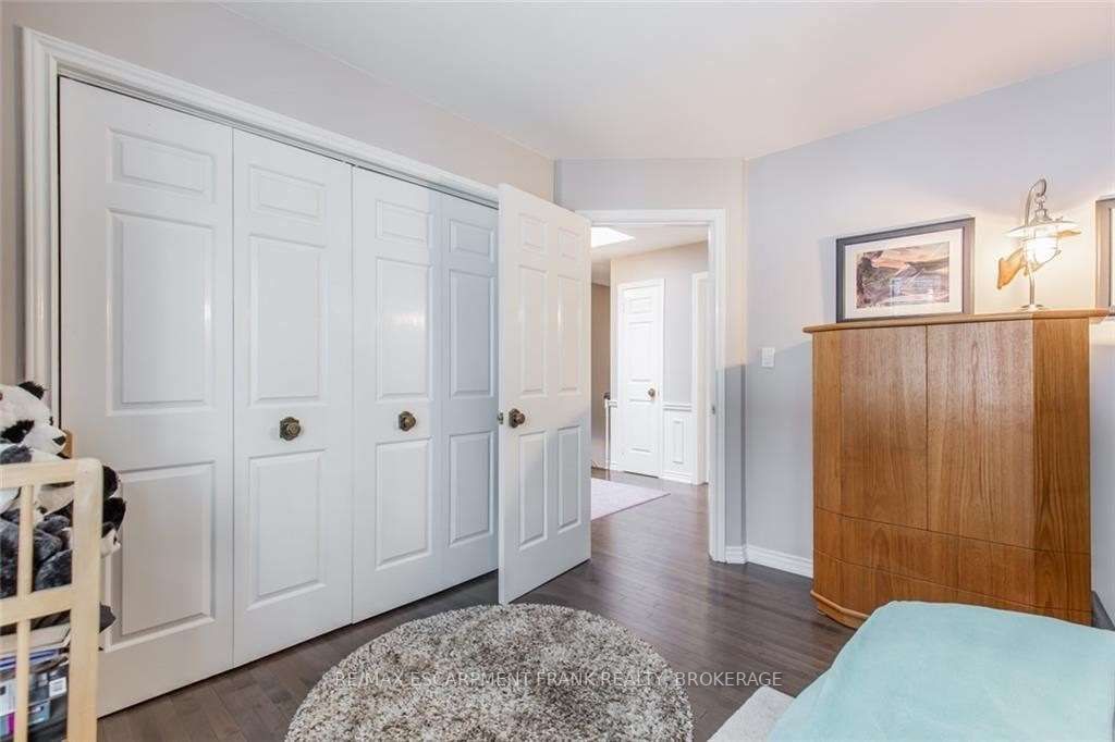 18 Stonegate Dr