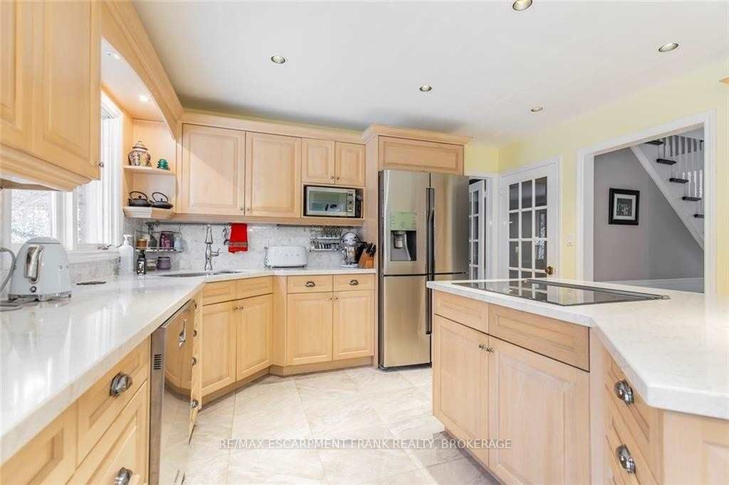 18 Stonegate Dr