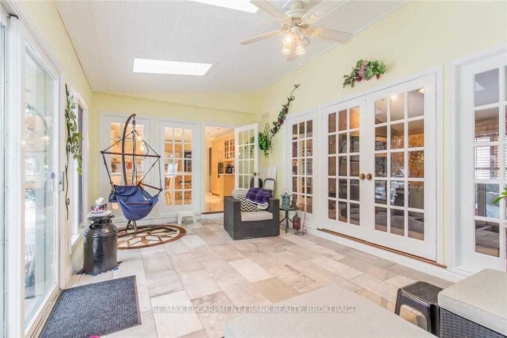 18 Stonegate Dr