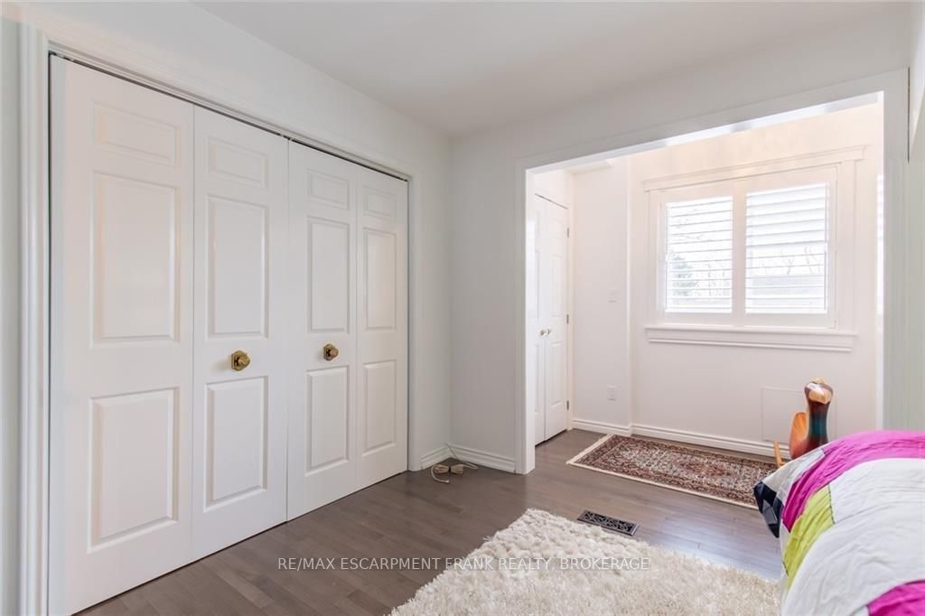 18 Stonegate Dr
