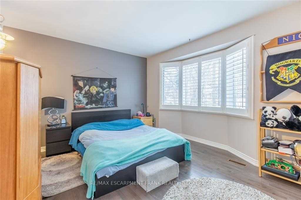 18 Stonegate Dr