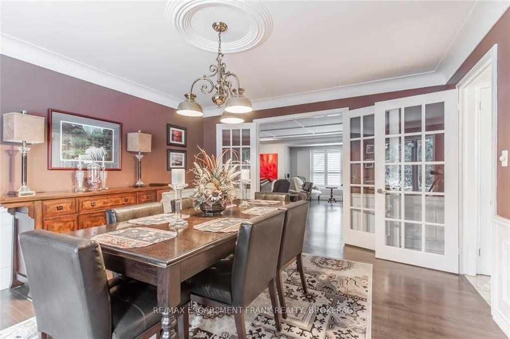 18 Stonegate Dr