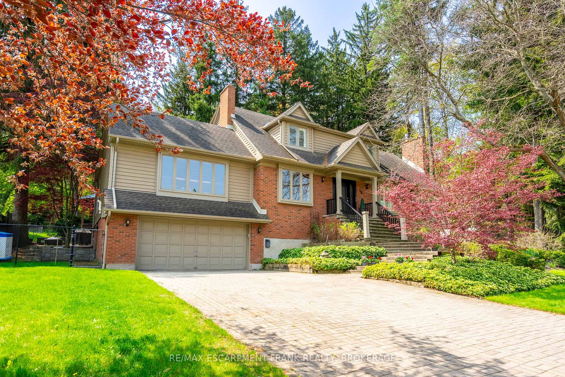18 Stonegate Dr