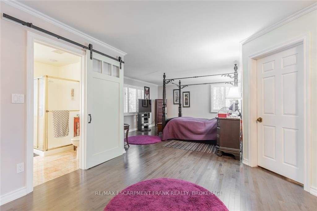 18 Stonegate Dr
