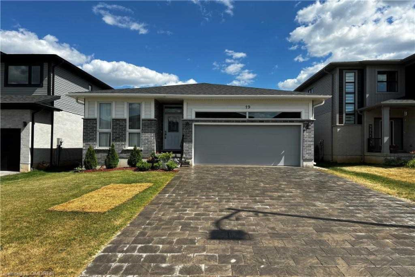 19 Sutherland Cres, Ingersoll
