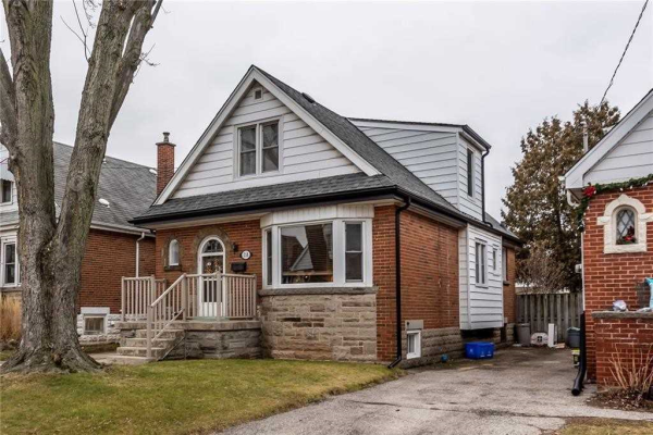 218 Huxley Ave S, Hamilton