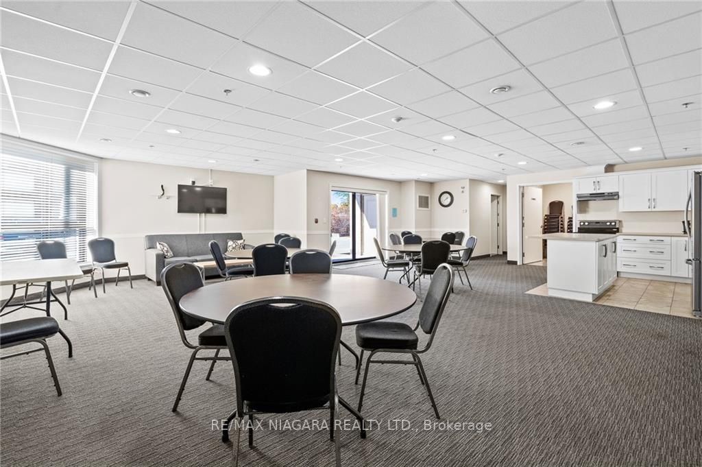 379 Scott St, #303