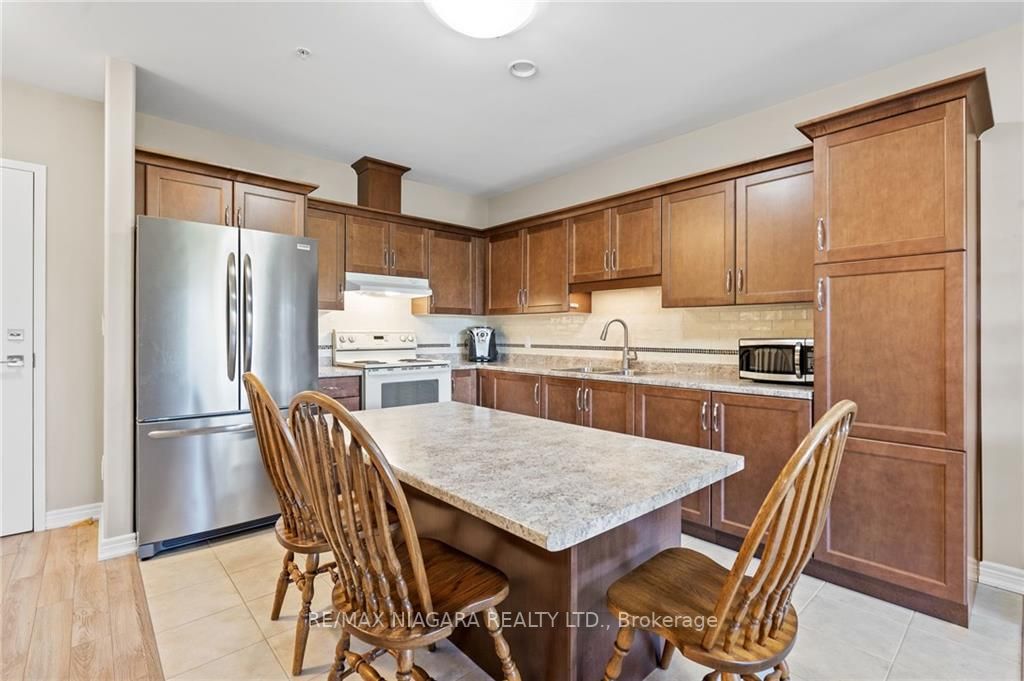 379 Scott St, #303