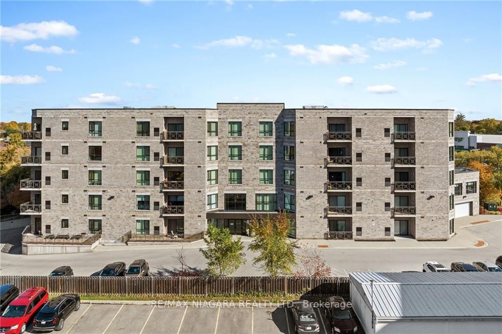 379 Scott St, #303