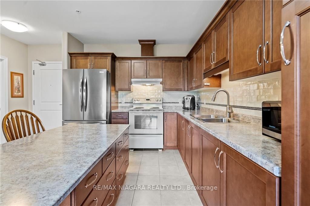 379 Scott St, #303