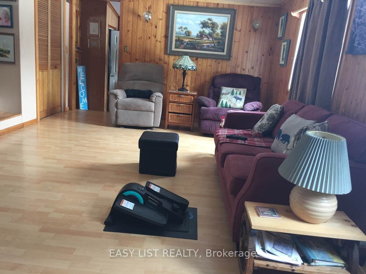 1084 South Algonquin Road