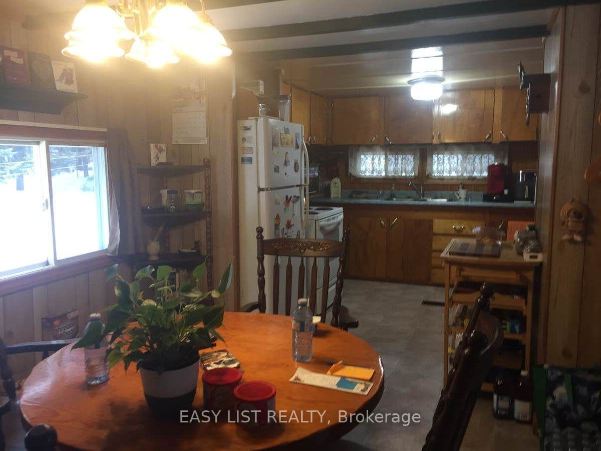 1084 South Algonquin Road