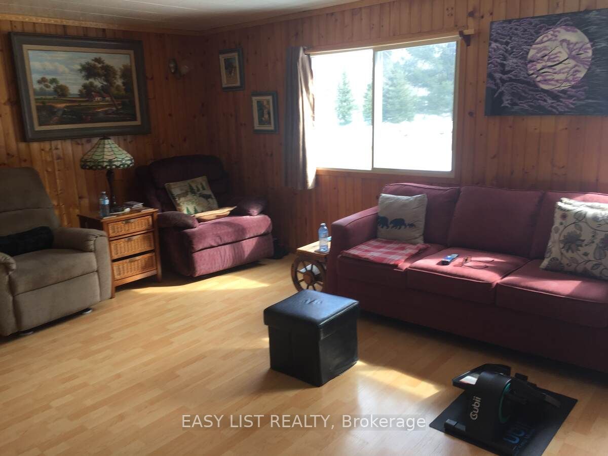 1084 South Algonquin Road