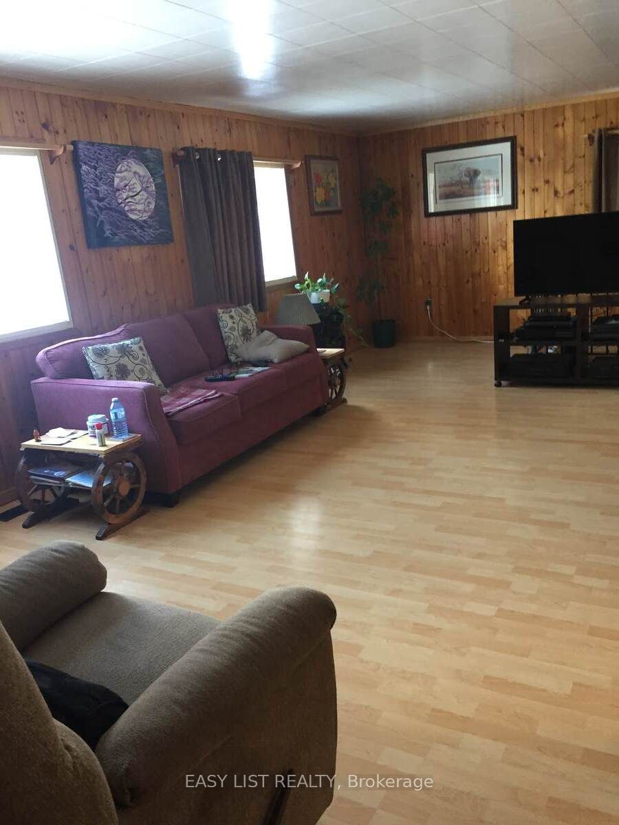 1084 South Algonquin Road