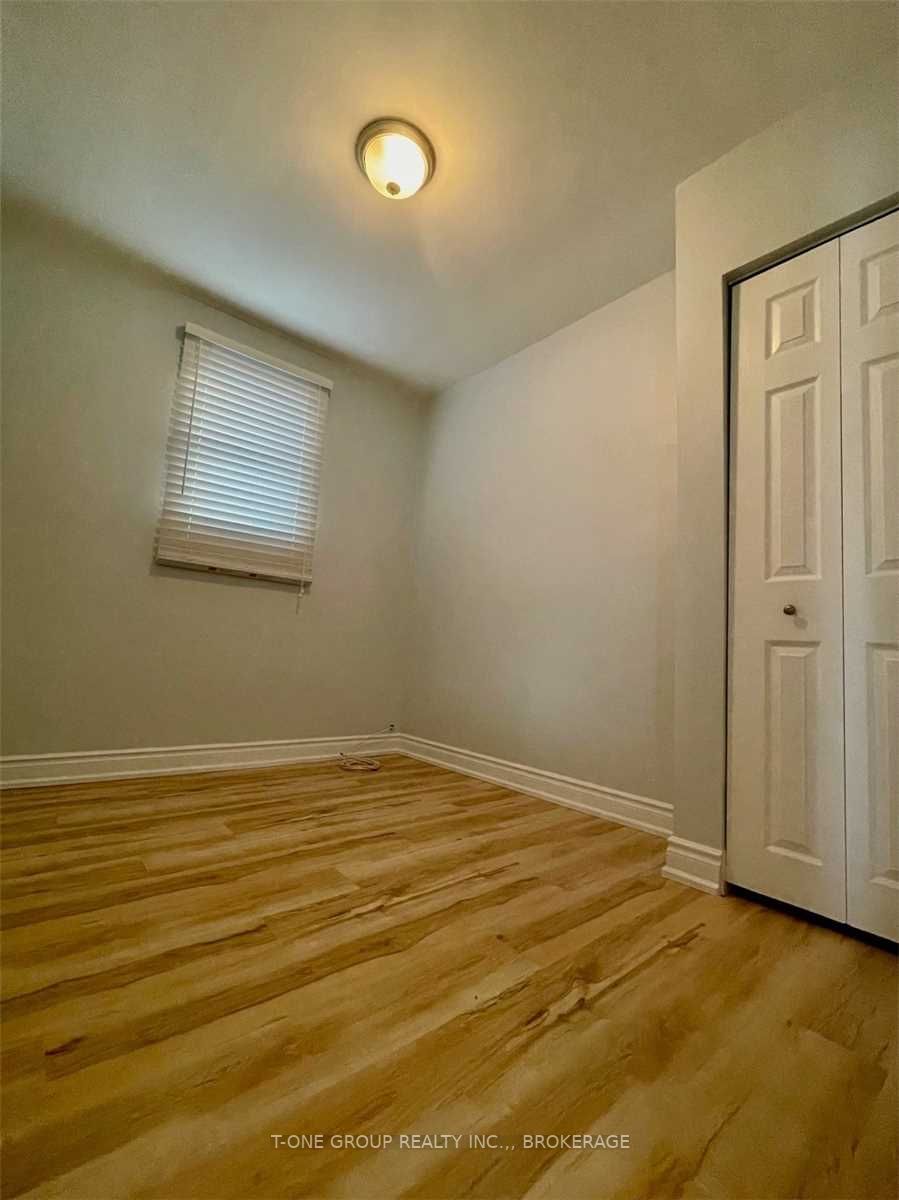 80 Helen St