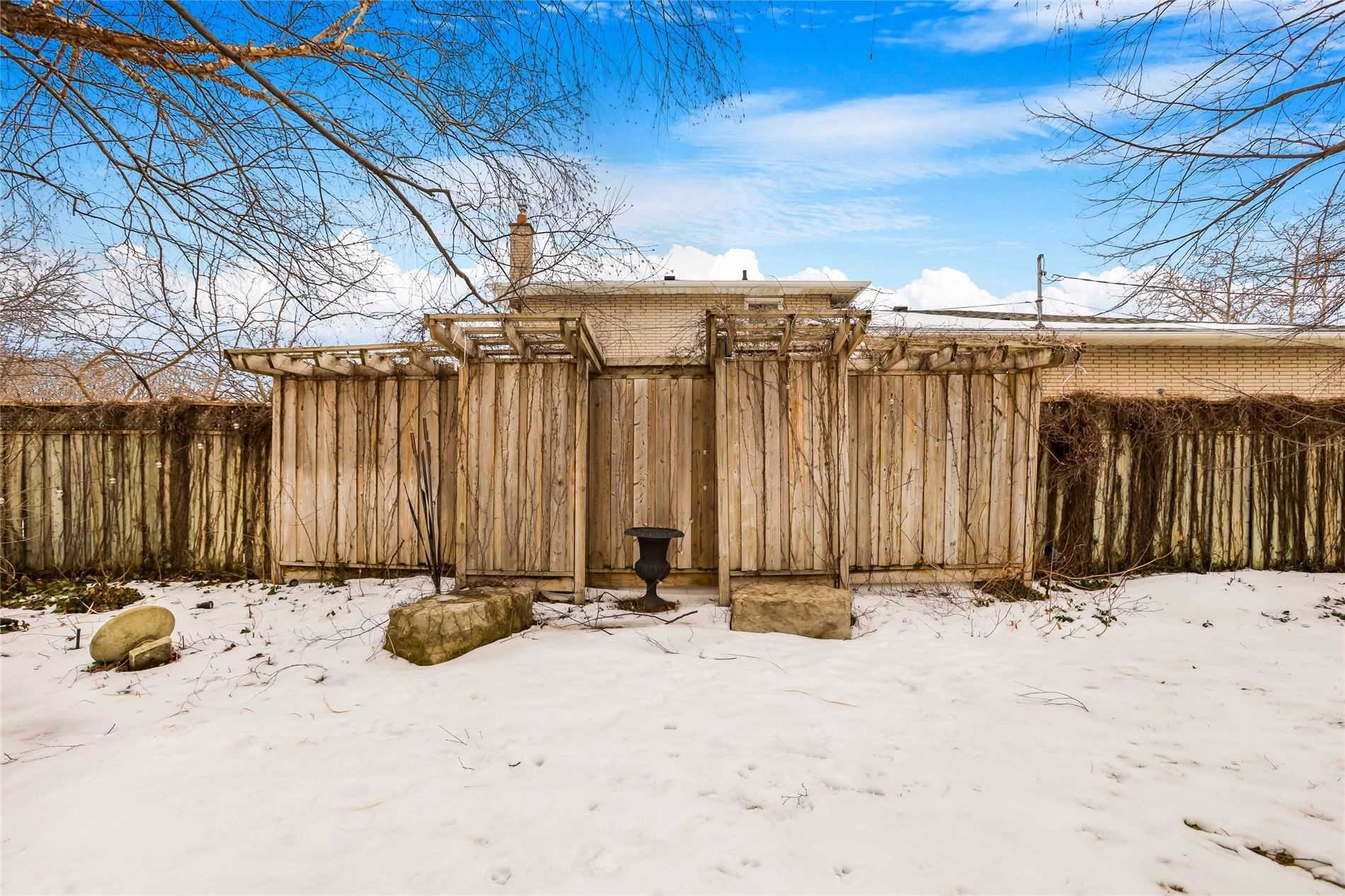 8 Warwick Rd