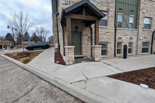 112 Union St E, Waterloo