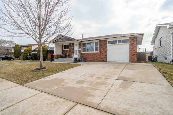 37 Loyalist Dr