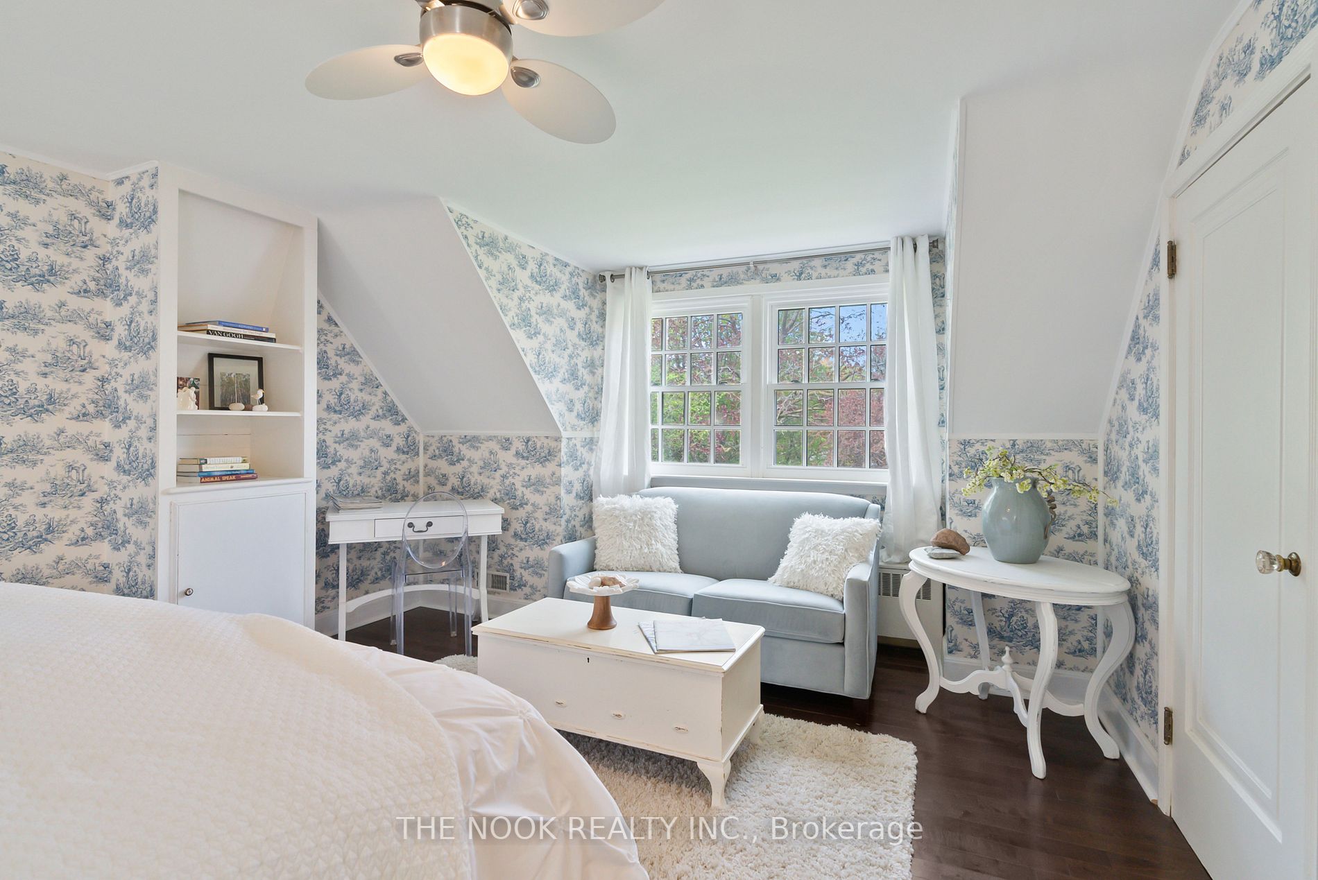 109 Bridge St W