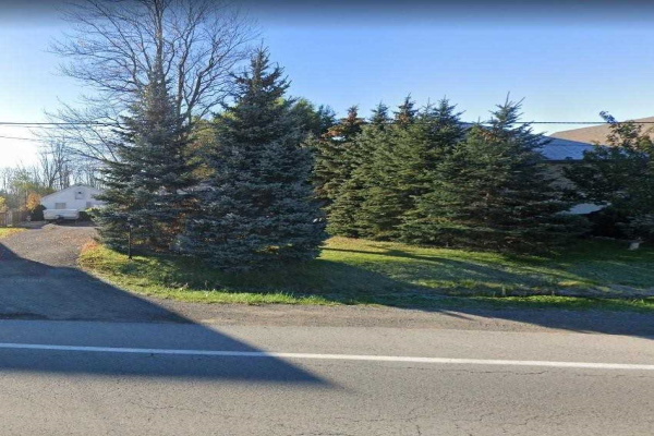 $499,900 • 4058 Fly Rd, Lincoln, Niagara <br/> RE/MAX ESCARPMENT REALTY INC., BROKERAGE