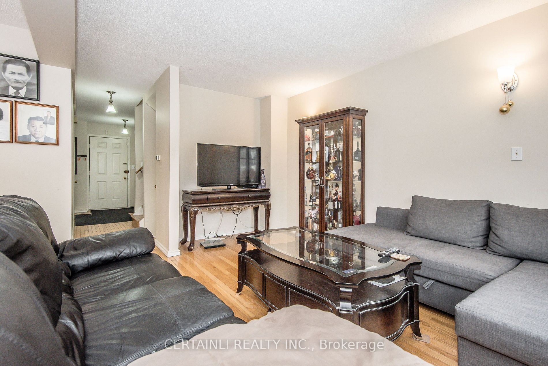 Listing X5994232 - Large Photo # 2