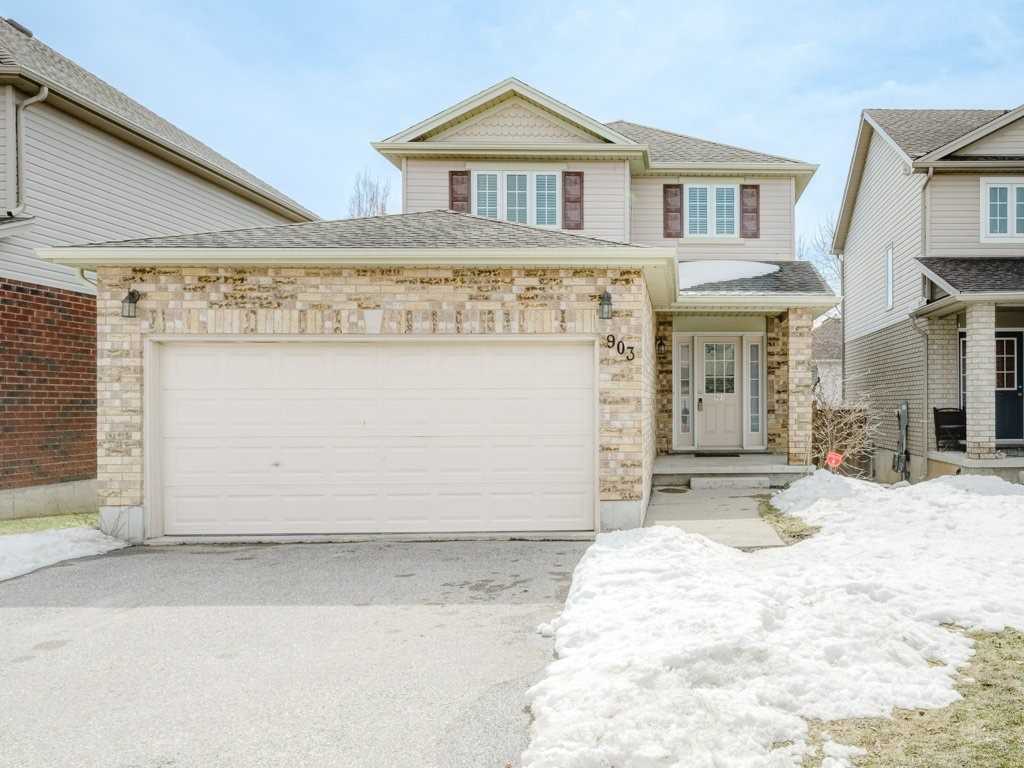 903 Frontenac Cres