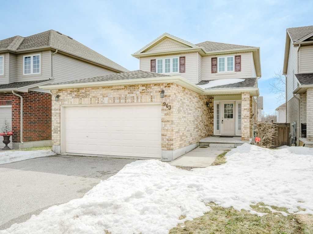 903 Frontenac Cres