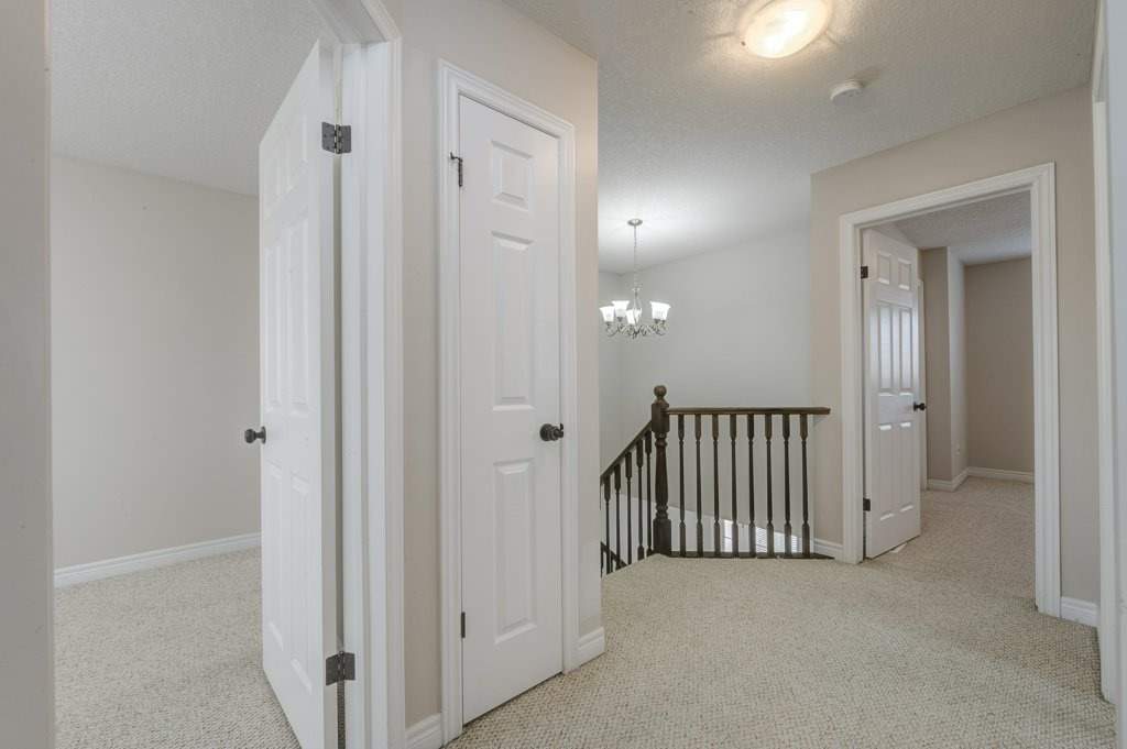 903 Frontenac Cres