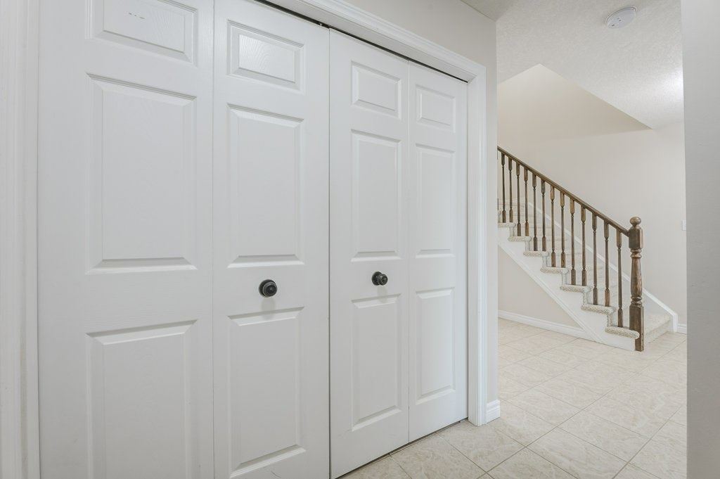 903 Frontenac Cres