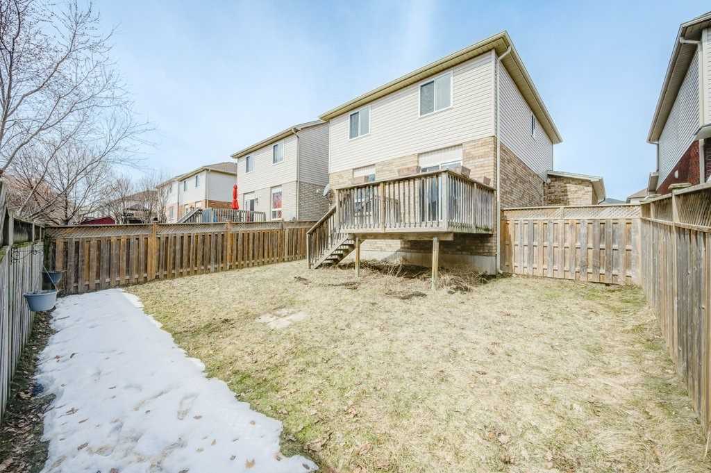 903 Frontenac Cres