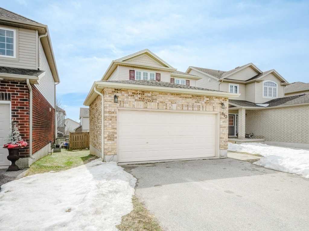 903 Frontenac Cres