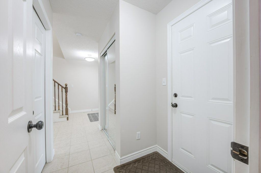 903 Frontenac Cres