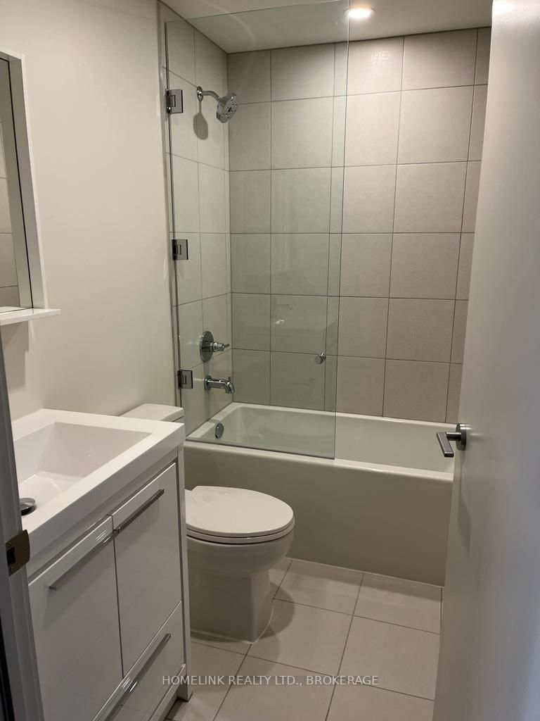 212 King William St, #401