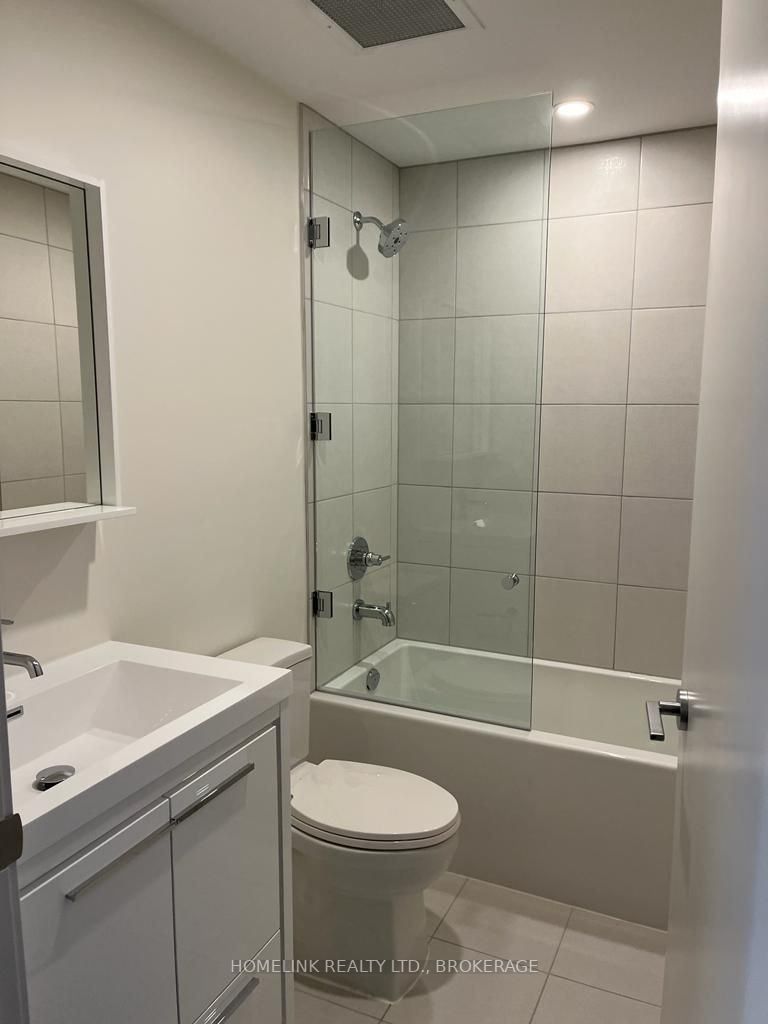 212 King William St, #401