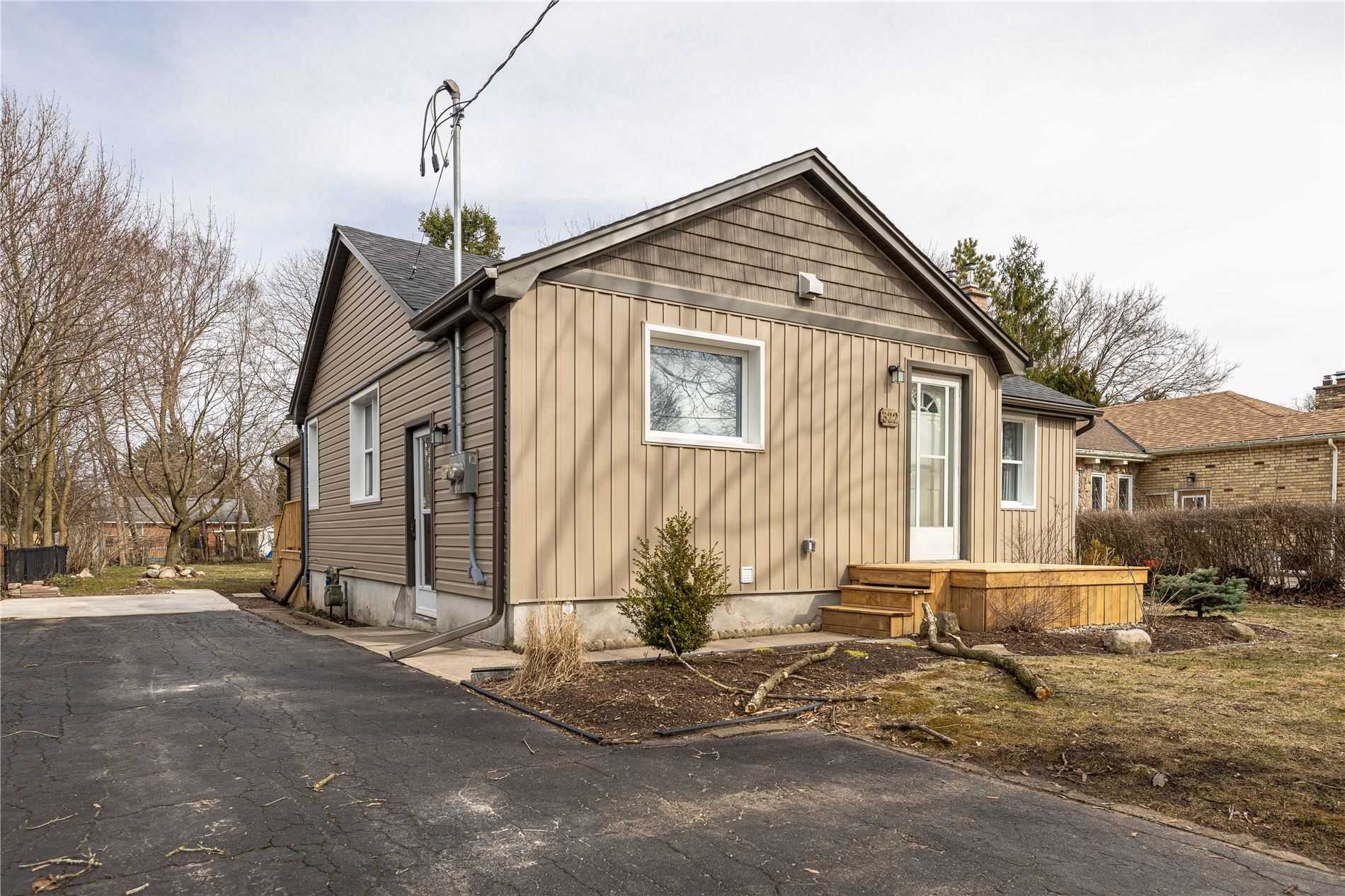 322 Stephen St