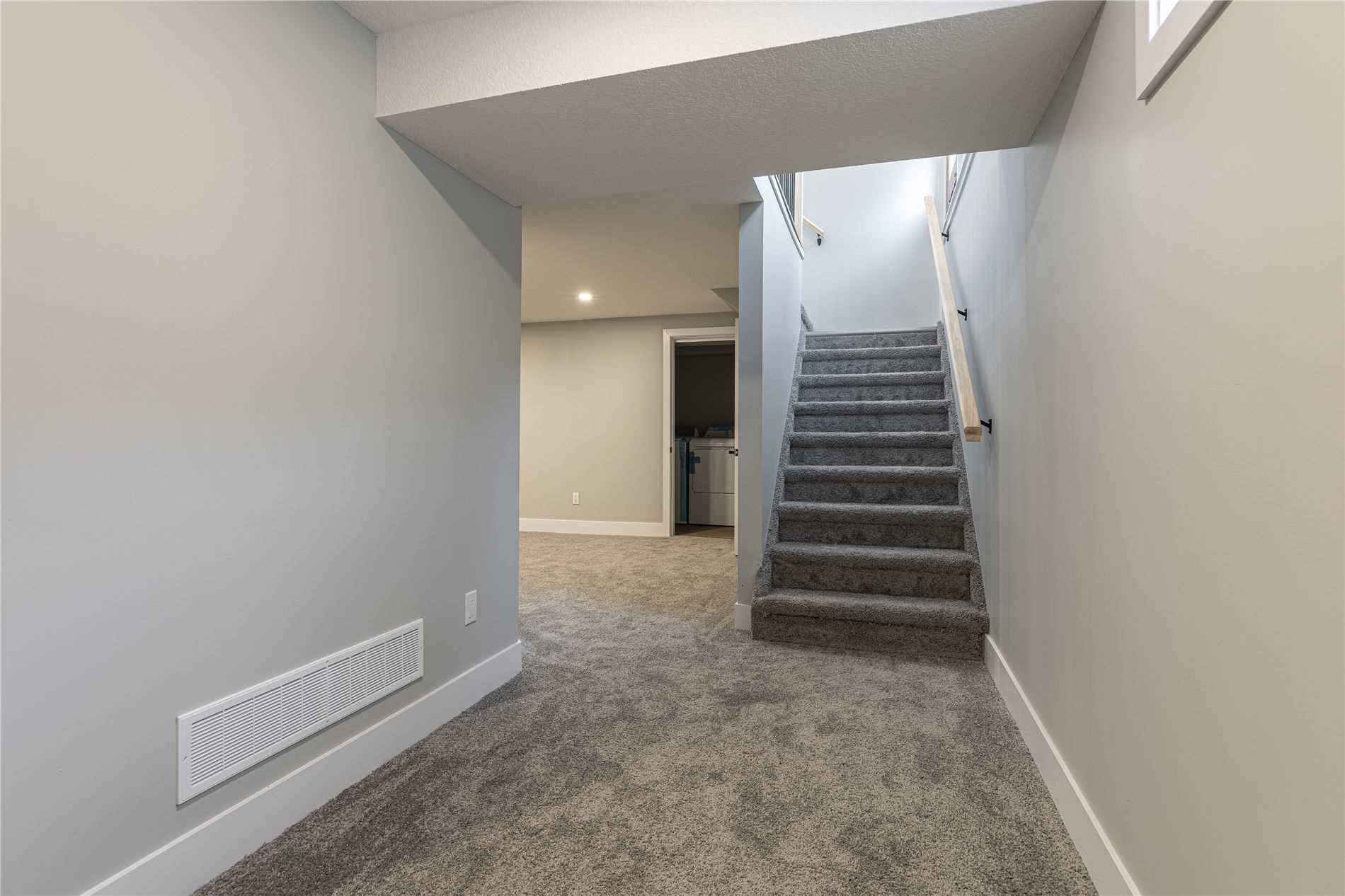 322 Stephen St