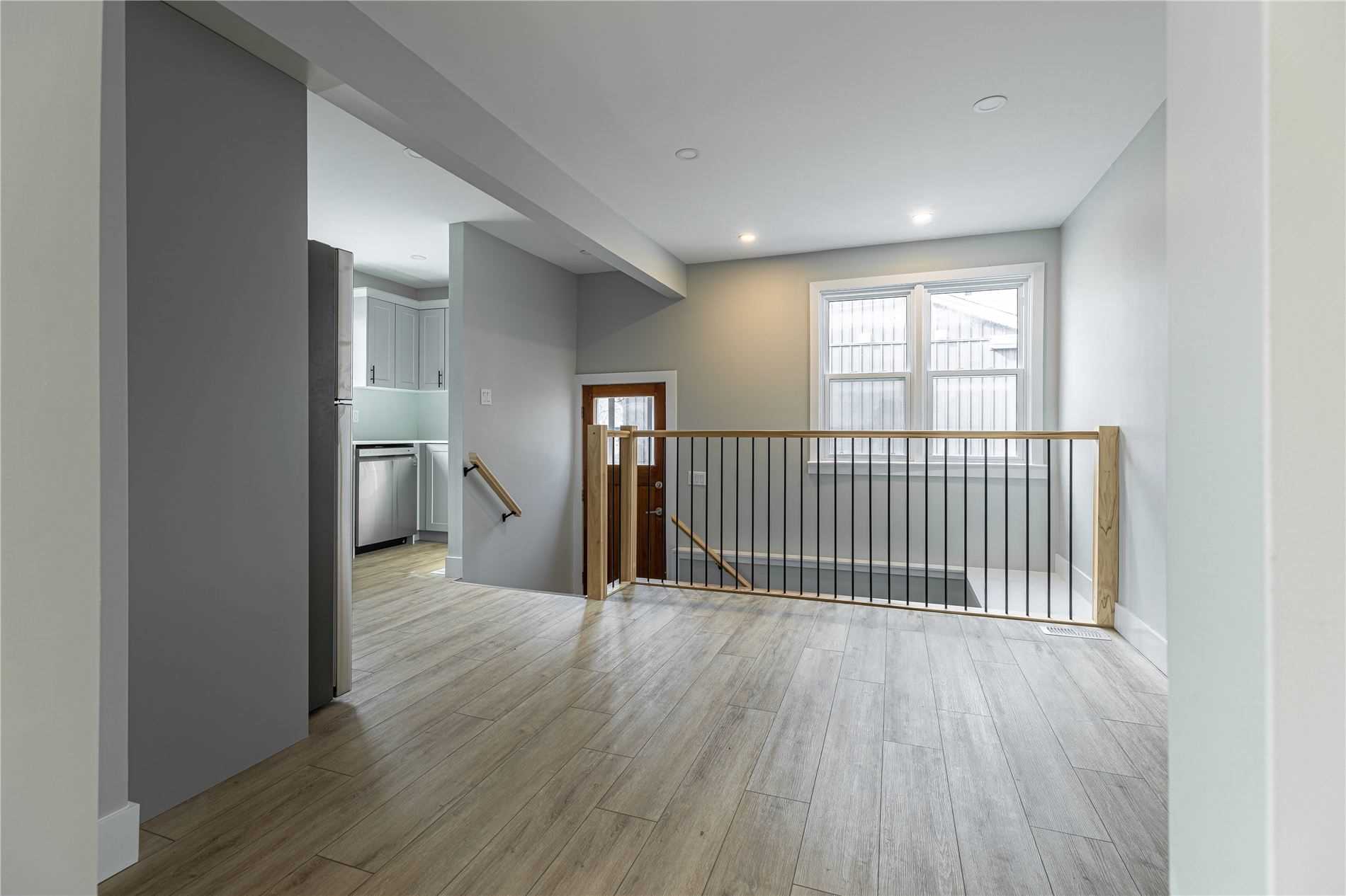 322 Stephen St