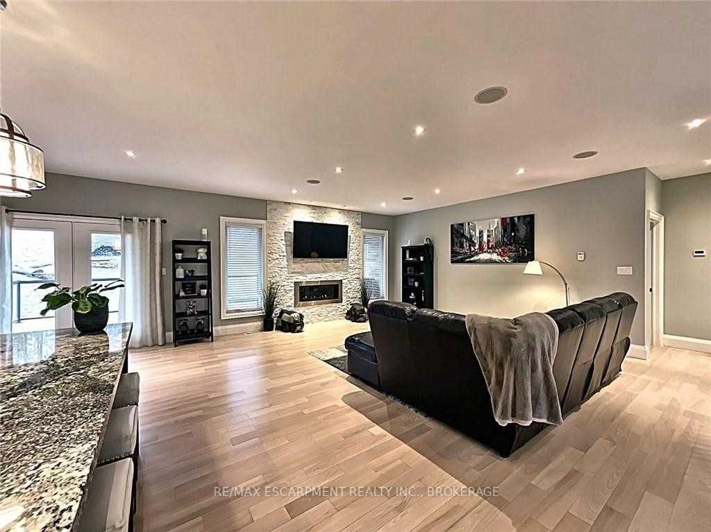 Listing X5995393 - Large Photo # 4