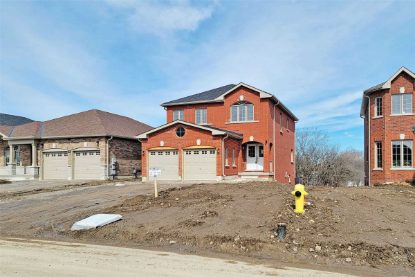 13 Carew Blvd, Kawartha Lakes