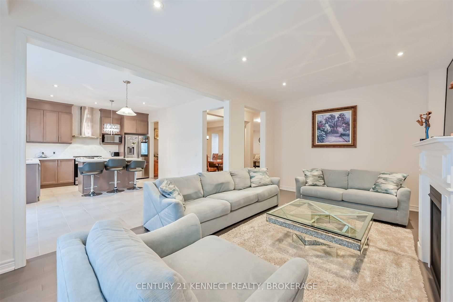 59 Findlay Dr