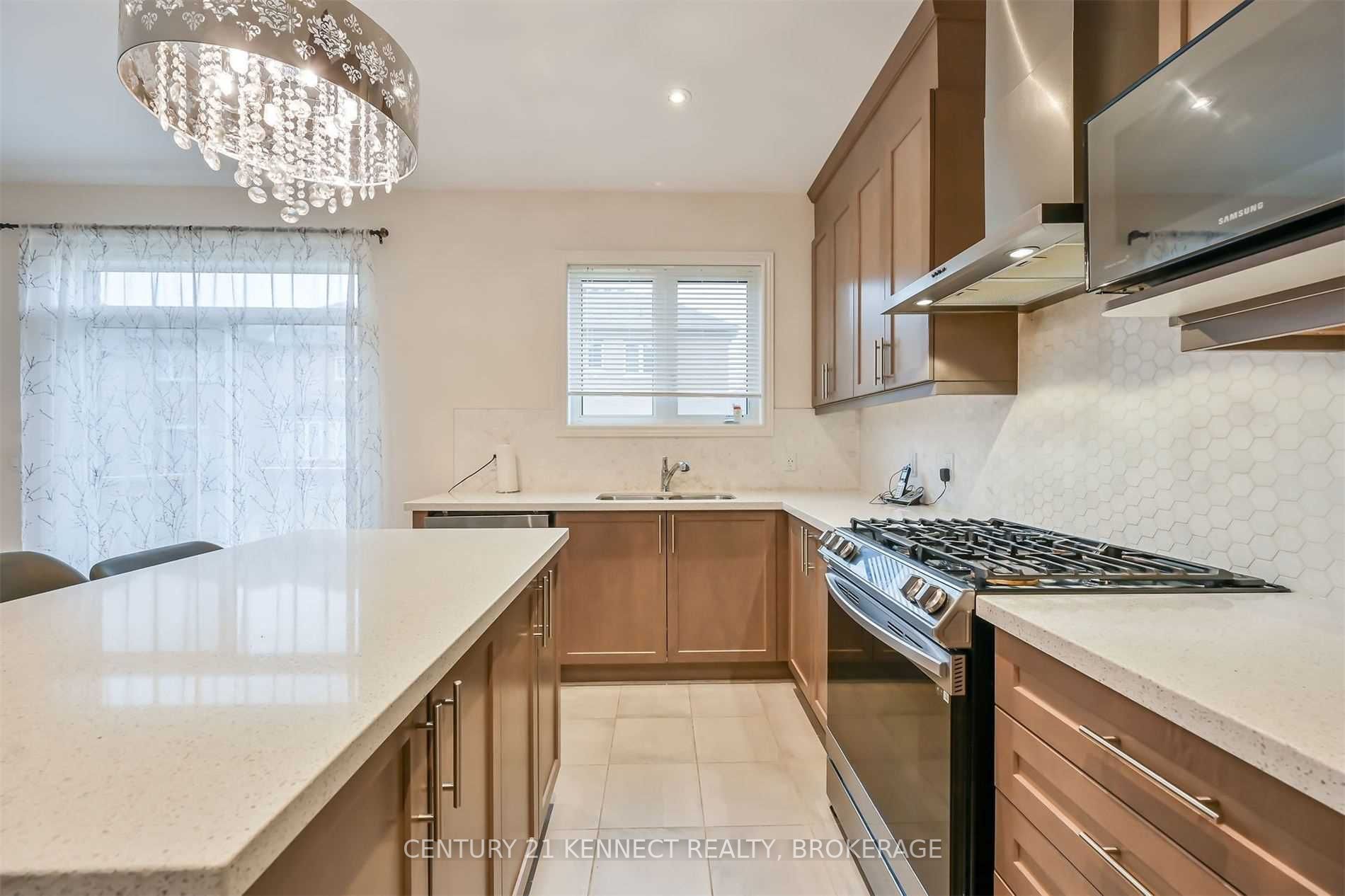 59 Findlay Dr