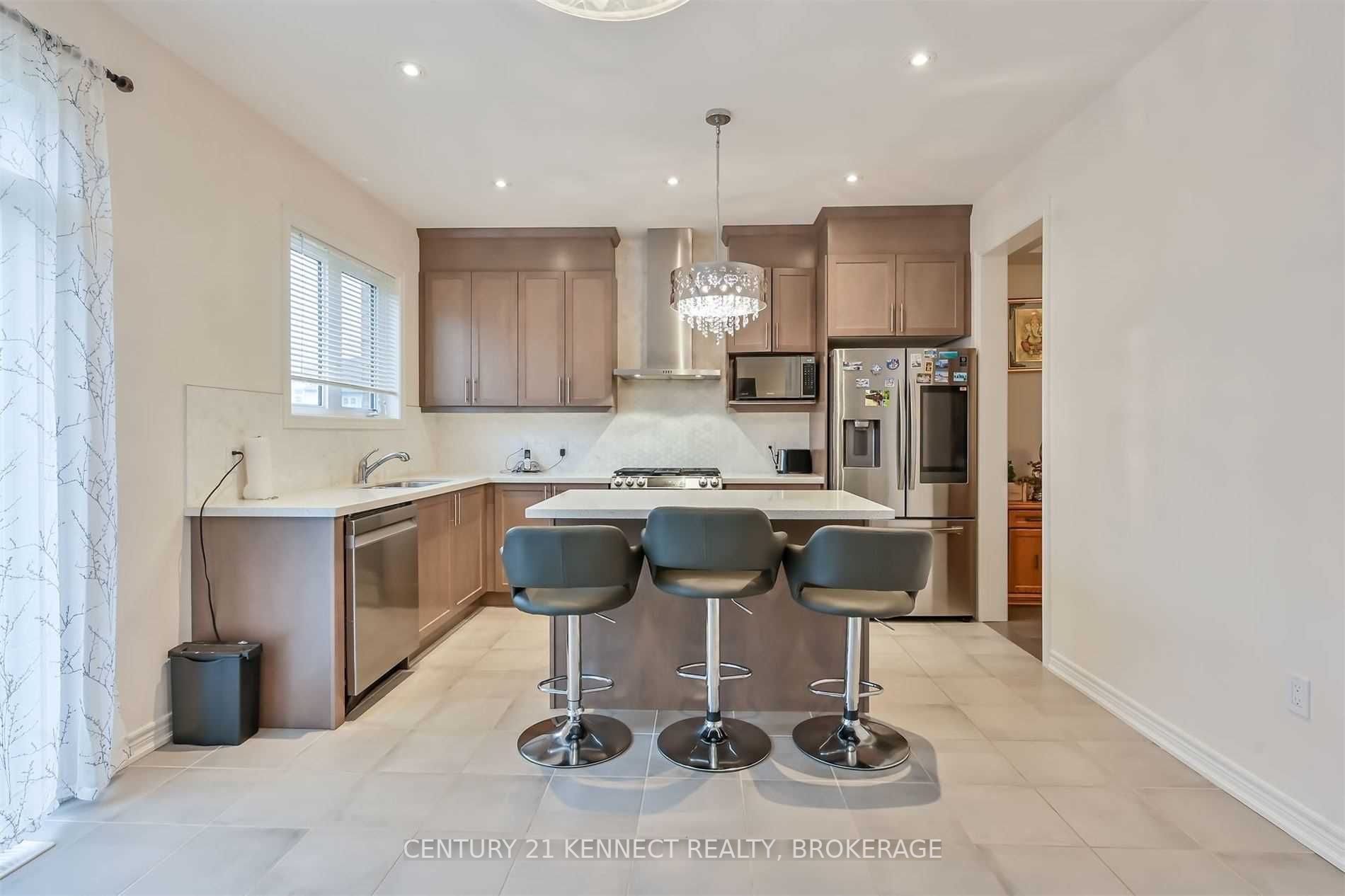 59 Findlay Dr