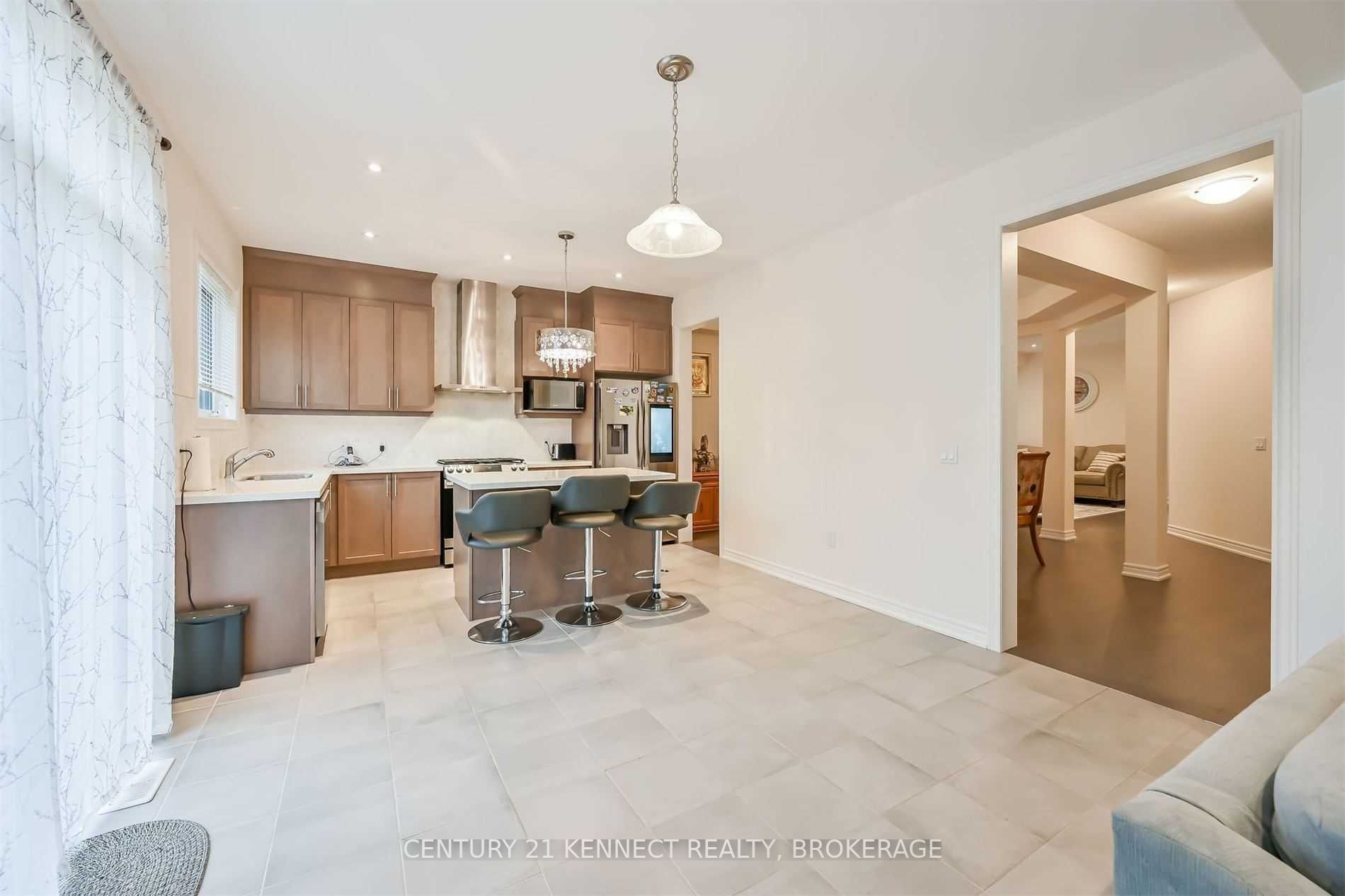 59 Findlay Dr