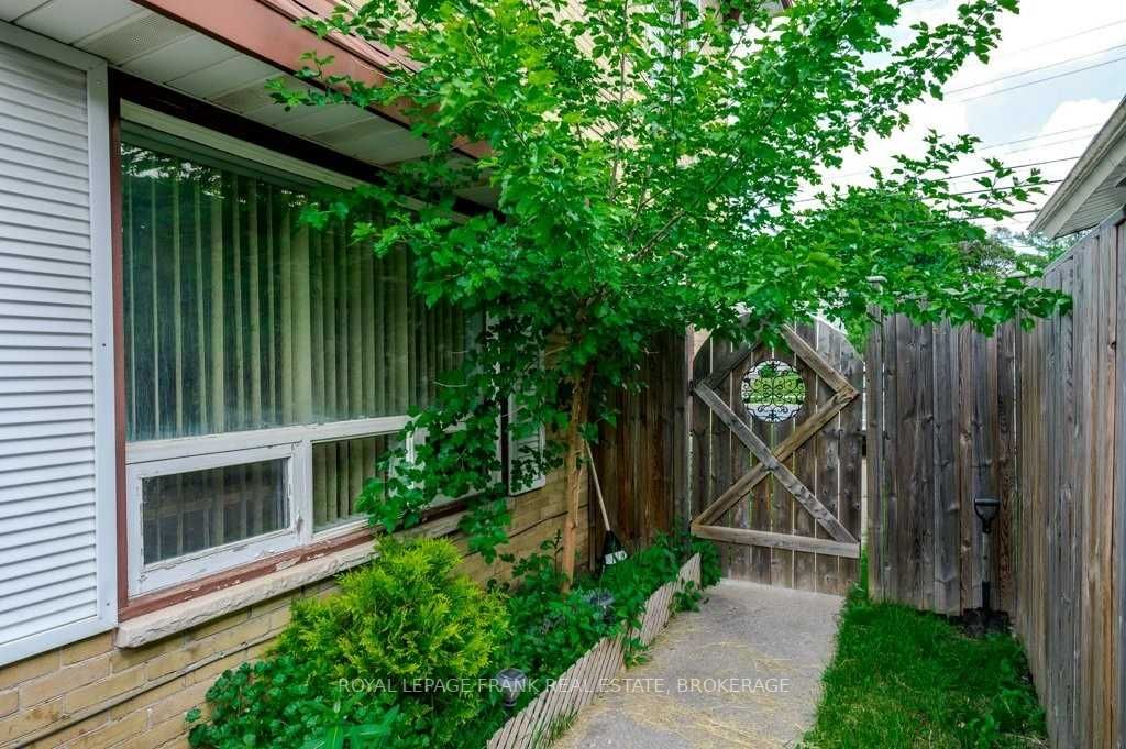 847 Hilliard Street