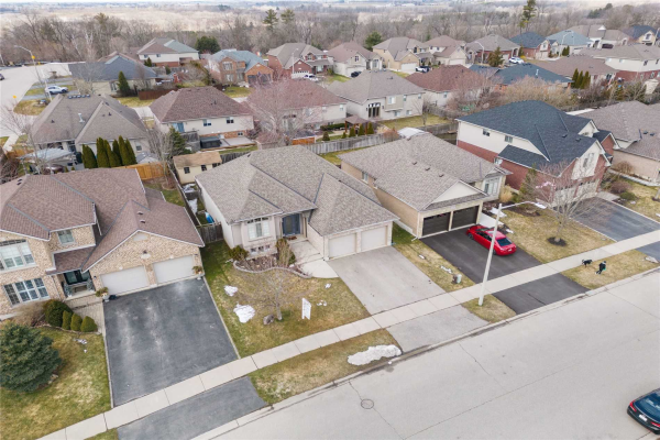 233 Dundas St W, Brant
